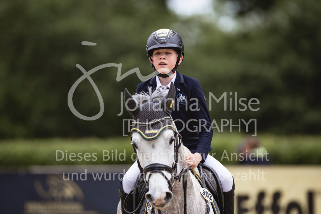 240504_PonyTrophy-247 | Deine schönsten Turniermomente als professionelle Fotos! Entdecke hochwertige Pferdesport-Fotografie im Online-Shop. Jetzt Fotos finden & bestellen!