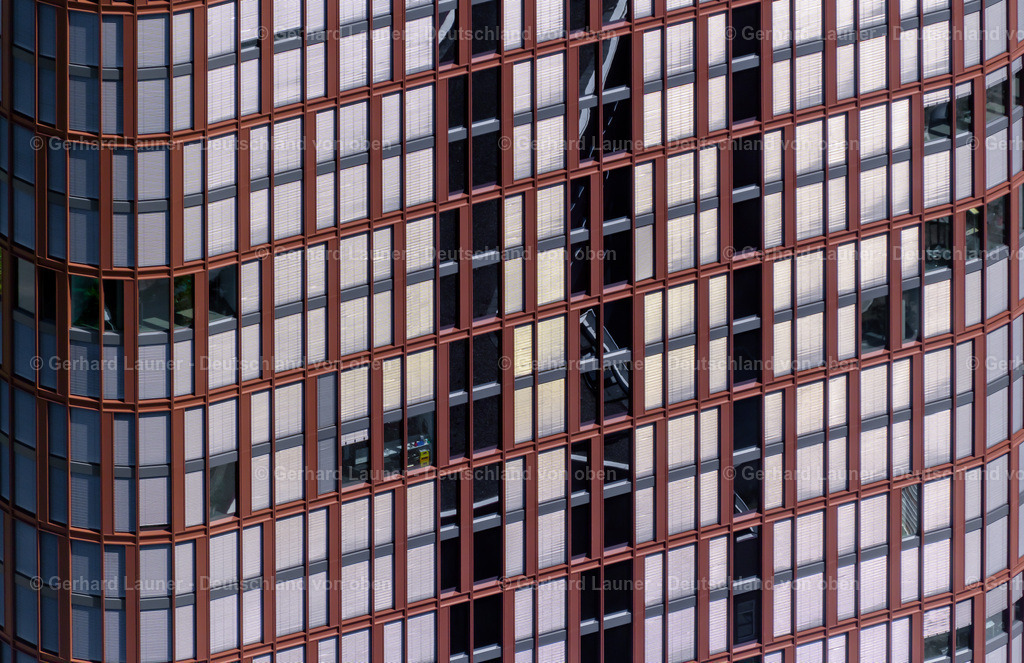 4035819 | BRAUNSCHWEIG 31.07.2020 Neubau des Business Center III am Hochhaus " Business Center II " im BRAWOPARK am Willy-Brandt-Platz in Braunschweig im Bundesland Niedersachsen. Weiterführende Informationen bei: ANES Bauausführungen Berlin GmbH,  ARCHITEKTEN BDA REICHEL STAUTH,  Architekturbüro Papendieck , Rade+Partner -Partnerschaftsgesellschaft,  Ed. Züblin AG,  Gattermann Immobilien  Projekt GmbH,  Ingenieurbüro Damer + Partner,  Köster GmbH,  STAUTH | Architekten Partnerschaftsgesellschaft mbB,  Stadt Braunschweig. // Construction site of new Building on the skyscraper at BRAWOPARK of the Volksbank in Braunschweig in the state Lower Saxony. Further information at: ANES Bauausfuehrungen Berlin GmbH,  ARCHITEKTEN BDA REICHEL STAUTH,  Architekturbuero Papendieck , Rade+Partner -Partnerschaftsgesellschaft,  Ed. Zueblin AG,  Gattermann Immobilien  Projekt GmbH,  Ingenieurbuero Damer + Partner,  Koester GmbH,  STAUTH | Architekten Partnerschaftsgesellschaft mbB,  Stadt Braunschweig. Foto: Gerhard Launer