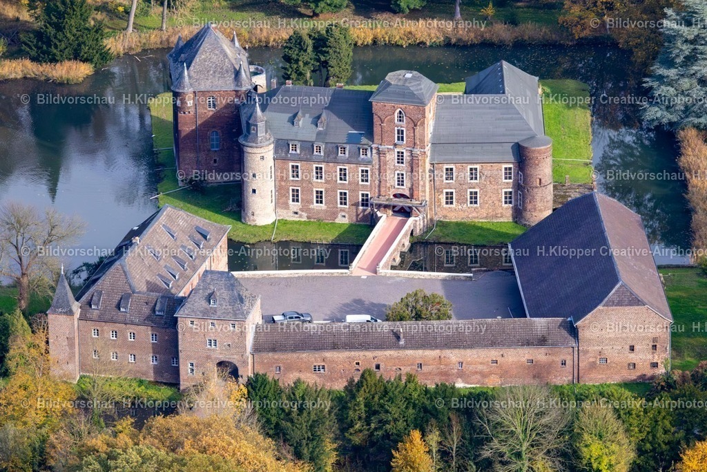 Luftbild Jülich-7083 | LuftbildfotografieGebäude und Schloßpark- Anlagen des Wasserschloß " Schloss Kellenberg " an der Straße Steinweg in Jülich im Bundesland Nordrhein-Westfalen, Deutschland - Realisiert mit Pictrs.com