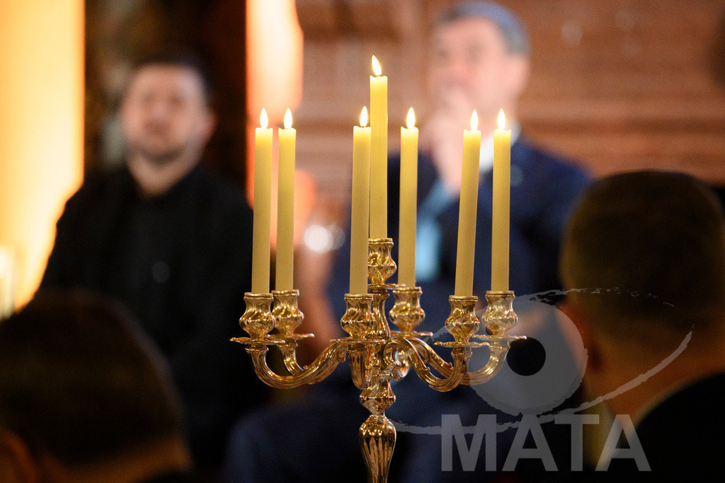 _DWI5400 | Politiker Wolodymyr Selenskyj, Präsident der Ukraine und Bayerns Ministerpräsident Markus Söder (CSU) der Münchner Residenz bei der Verleihung des Ewald-von-Kleist-Preises. Der diesjährige Ewald-von-Kleist-Preis wird am Rande der Münchner Sicherheitskonferenz 2026 an das ukrainische Volk vergeben. München, 14.02.2026 Bayern Deutschland - Realized with Pictrs.com