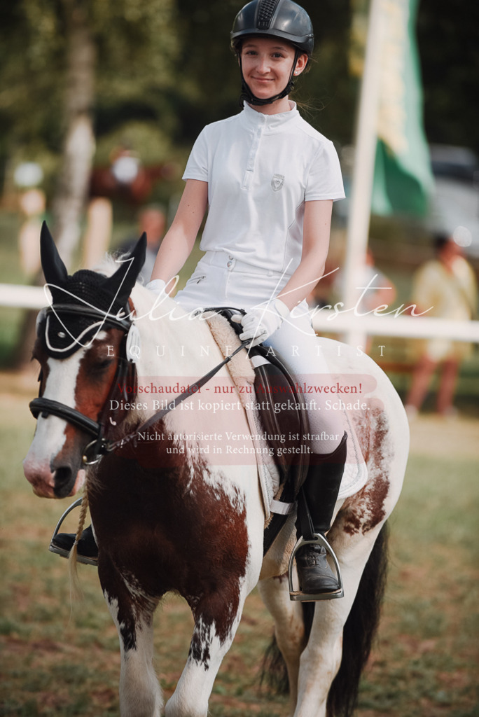 DSC_5586 | Pferde- und Turnierfotografie in Westsachsen. Pferdeportraits, Auftragszeichnungen und intuitive Kunst.