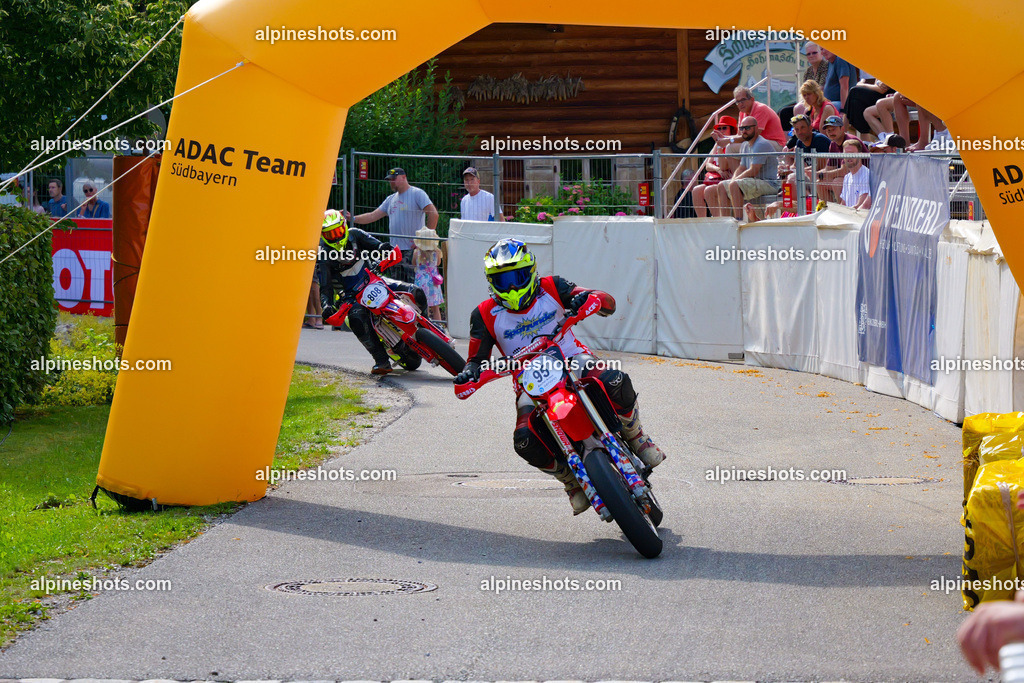 P1025610 | Erleben Sie atemberaubende, hochqualitative Fotos Ihrer Fahrt entlang der malerischen Alpenstraßen. Besuchen Sie alpineshots.com, um professionelle Aufnahmen Ihrer unvergesslichen Reise zu finden und zu kaufen - Realisiert mit Pictrs.com