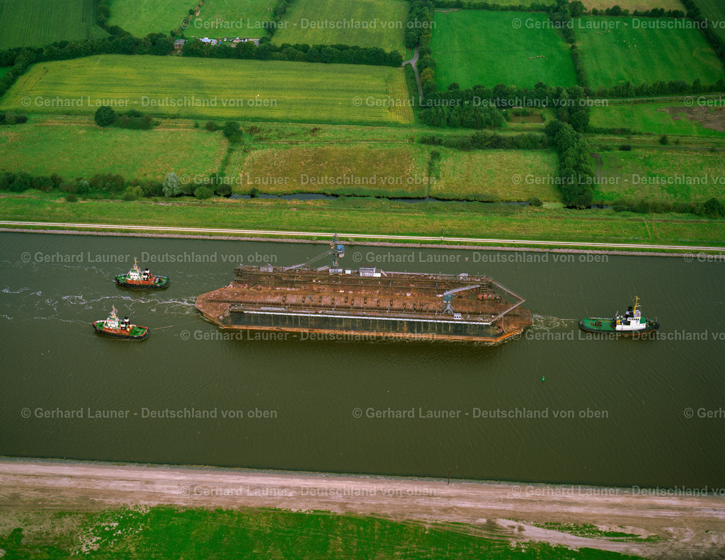 9100762 | Schlepper auf dem Nord-Ostsee-Kanal
