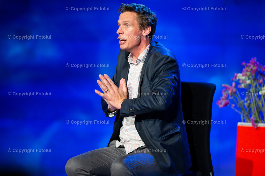 OBERBANK_67 | EIN DANK AN DIE PFLEGEKRAEFTE KABARETT MIT KLAUS ECKEL 02.06.2022 OBERBANK DONAU-FORUM LINZ IM BILD: KLAUS ECKEL. FOTO:FOTOLUI/OBERBANK