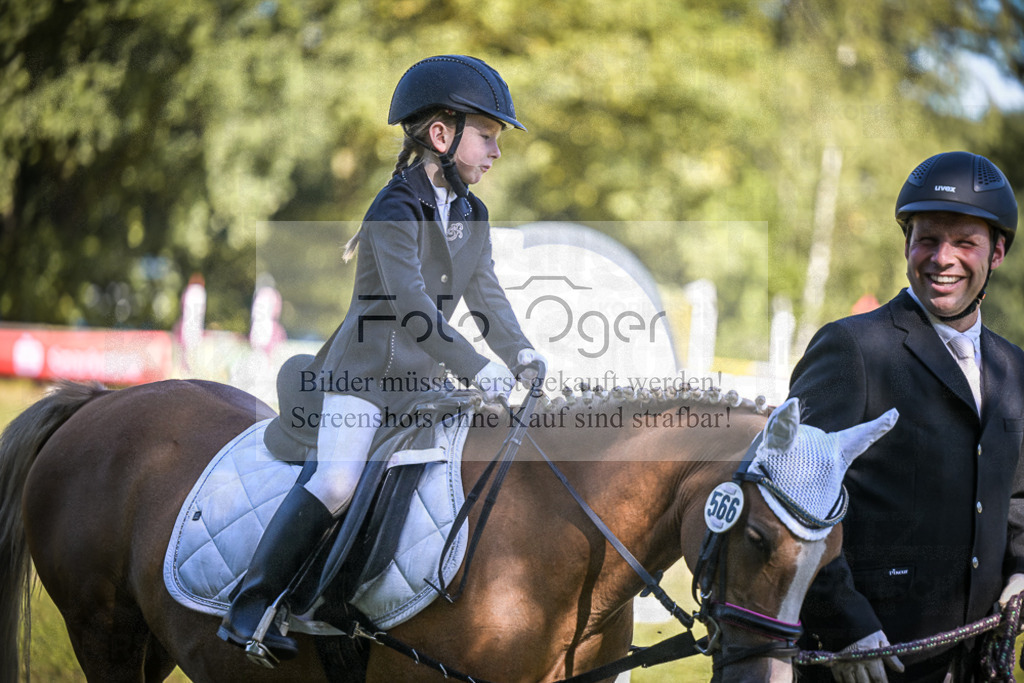 DOS_0001 | Entdecke hochwertige Reitturnierfotos von Foto Oger. Professionell, emotional und authentisch – jetzt Lieblingsmomente im Shop bestellen.Deutschlandweite Turnierfotografie. - Realisiert mit Pictrs.com
