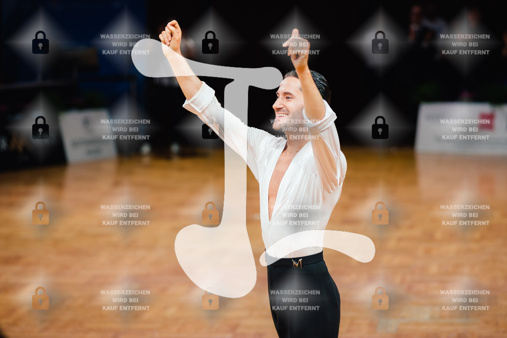 GOC 2025 - WDSF GrandSlam Latin 1st (73) Charles-Guillaume Schmitt _ Elena Salikhova (France)-2025-08-23-6297 | Webshop for digital downloads and prints of dance sport, event & show photographer Julian Link - Realisiert mit Pictrs.com