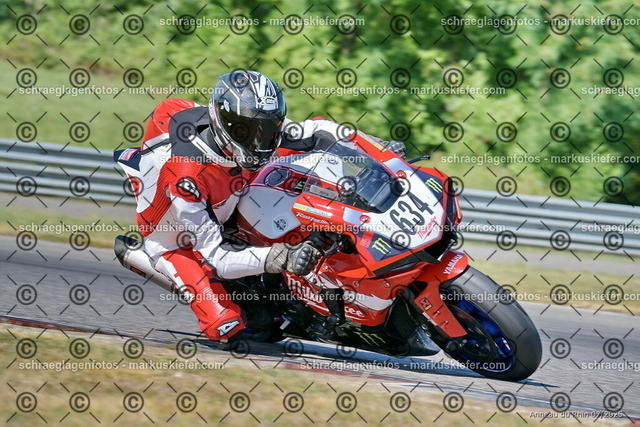 25bt04-0140 | markuskiefer.com - Realisiert mit Pictrs.com