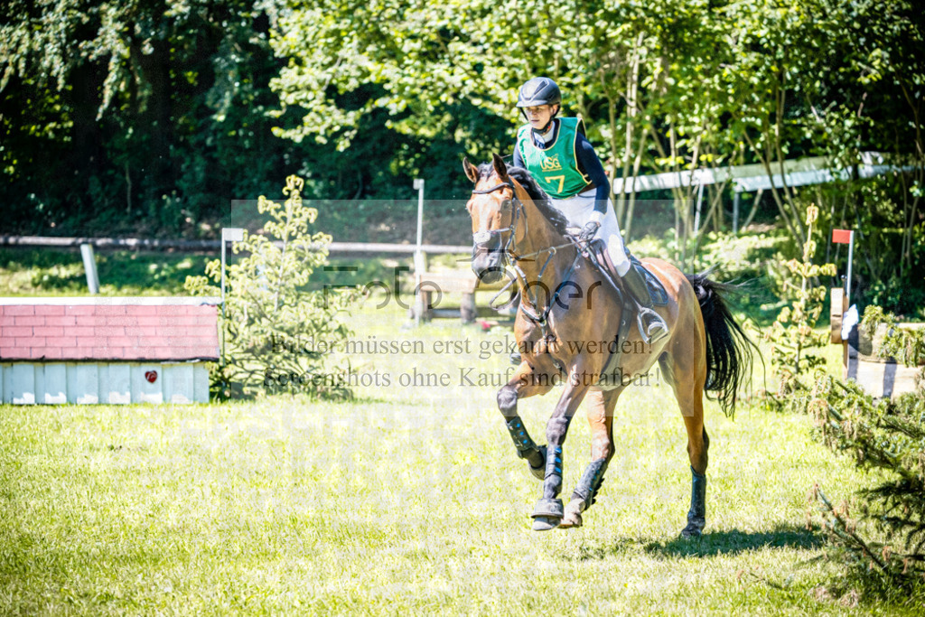 Vielseitigkeitsturnier Melle Oldendorf | Entdecke hochwertige Reitturnierfotos von Foto Oger. Professionell, emotional und authentisch – jetzt Lieblingsmomente im Shop bestellen.Deutschlandweite Turnierfotografie. - Realisiert mit Pictrs.com