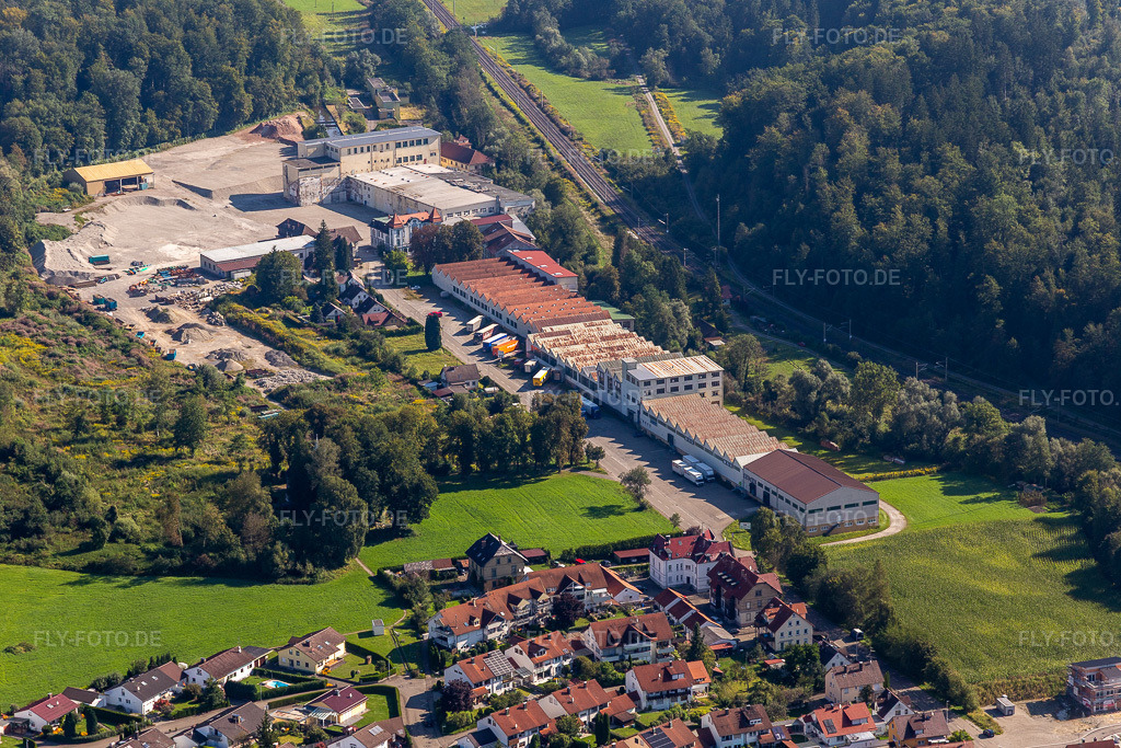 Luftbild: Fabrikstr im Ortsteil Mochenwangen in Wolpertswende im Bundesland Baden-Württemberg in Deutschland. Foto: IMG_129078.jpg vom 04.09.2021 durch Werner Riehm/FLY-FOTO.de