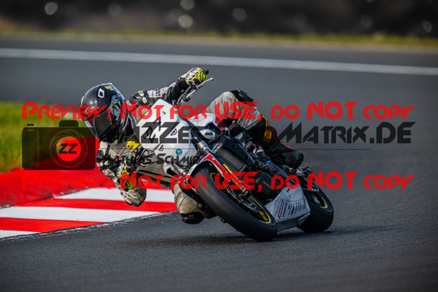 MaZZes_FotoMatrix_220520_0843 | Fotograf Mathias Schmid
Sportfotograf,
Eventfotograf,
Hochzeitsfotograf,
Portraitfotograf