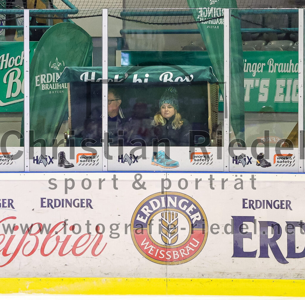 2025-11-30_073_TSV_Erding_gegen_EC_Peiting | Erding, Deutschland, 30.11.2025:Eishockey, Oberliga Süd 2025 / 2026, 22. Spieltag, TSV Erding gegen EC Peiting, Endergebnis: 5:1Foto: Christian Riedel / fotografie-riedel.net