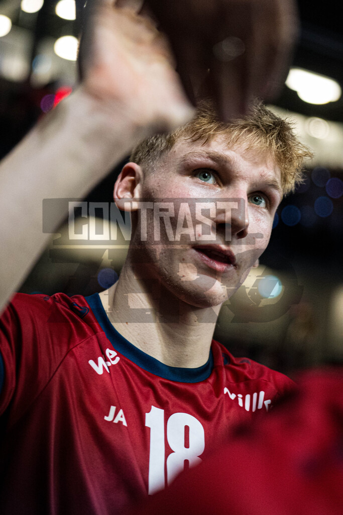 Volleyball I Herren I Saison 2025/2026 I Volleyball Bundesliga I 4. Spieltag I SVG Lüneburg - Energiequelle Netzhoppers KW | Axel Valdemar Juul Larsen (18, SVG Lüneburg) - Realisiert mit Pictrs.com