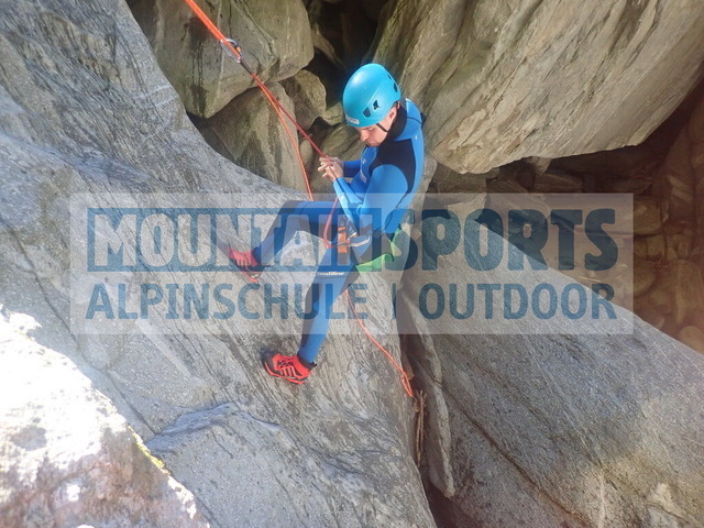 P1010093 | Bestelle die Bilder deines Berg- oder Wasser-Abenteuers mit Mountain Sports bequem von zu Hause aus direkt über unseren Online Fotoshop von pictrs.com. - Realisiert mit Pictrs.com