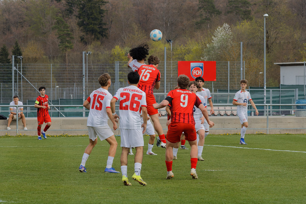 FCHOFK_260418_6-111 | 1.FC Heidenheim 1846 vs. Offenbacher Kickers, Fußball, U17, B-Junioren, NWL, U17-DFB-Nachwusliga, 2025/2026, 10. Spieltag, 18.04.2026 in Heidenheim, Walter-Birkhold-Jugendstadion (Foto: Michael Bulling) - Realisiert mit Pictrs.com