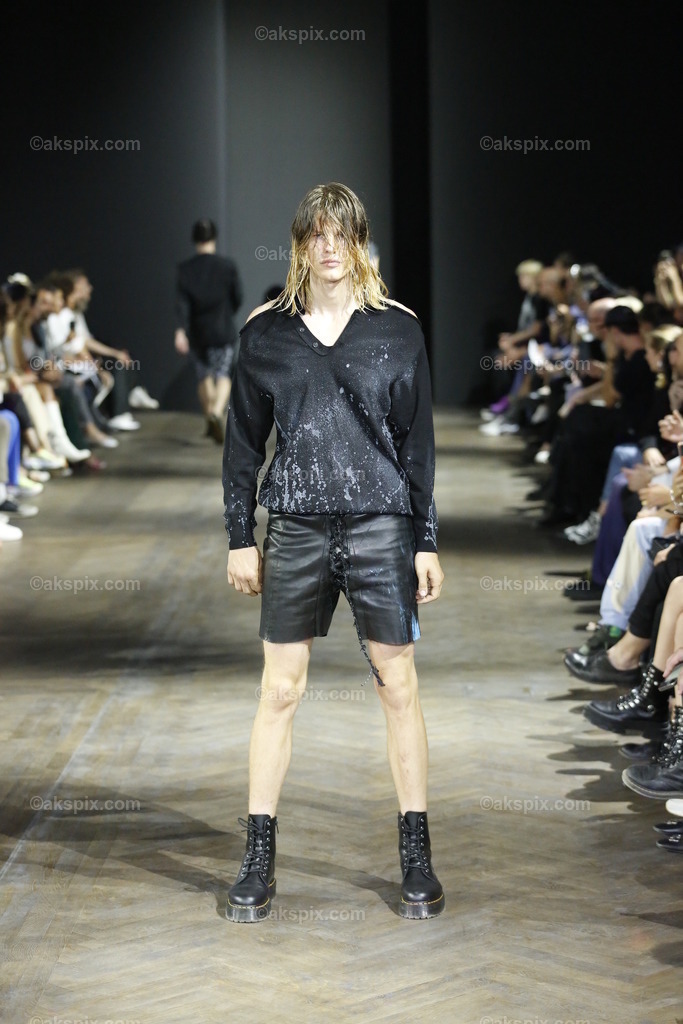 LML Studio auf der  MBFW Spring/Summer 2023 | Mercedes-Benz Fashion Week (MBFW)  Frühling / Sommer 2023 im Hotel Telegraphenamt Berlin in Berlin-Mitte. Die Kollektionen von LML Studio auf der MBFW Spring/Summer 2023. Das Bild zeigt Models mit der Kollektion von LML Studio.