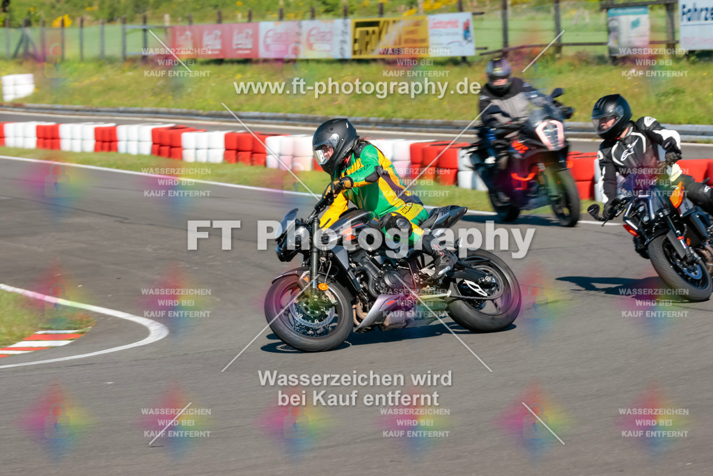 Moto-TeamOBK-21458 | Hier findet Ihr Bilder von Touristenfahrten auf der Nürburgring Nordschleife oder von anderen Veranstaltungen die ich besucht habe. Viel Spass beim Durch Schauen 