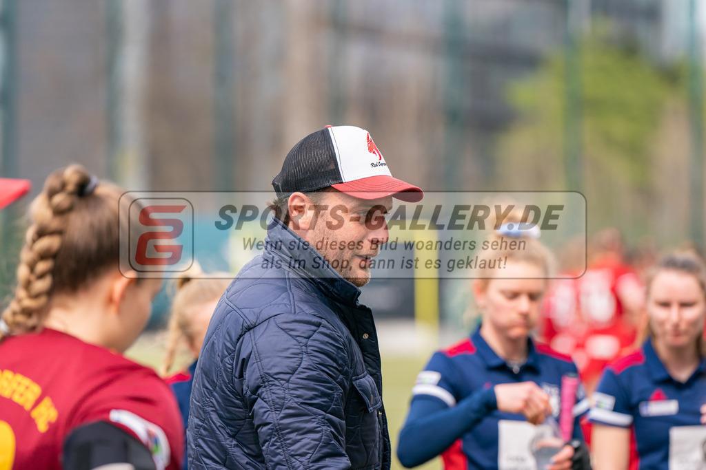 HK_20230416_901634 | 1. Bundesliga Damen Düsseldorfer HC - Rot-Weiss Köln am 16.4.2023 DHC Düsseldorf, Düsseldorf , Nico Sussenburger ( Trainer Düsseldorfer HC )
