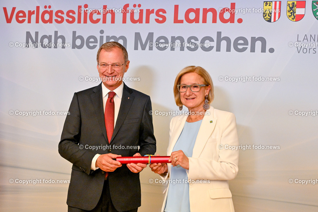 Pressekonferenz Land Ooe_ Oberoesterreich uebernimmt den Vorsitz in der Landeshauptleute-Konferenz_ 03.07.2024-69 | 03.07.2024, Linz, AUT, Pressekonferenz Land Ooe, Oberoesterreich uebernimmt den Vorsitz in der Landeshauptleute-Konferenz, im Bild Thomas Stelzer (VP, Landeshauptmann Oberoesterreich), Johanna Mikl-Leitner (VP, Landeshauptfrau Niederoesterreich)