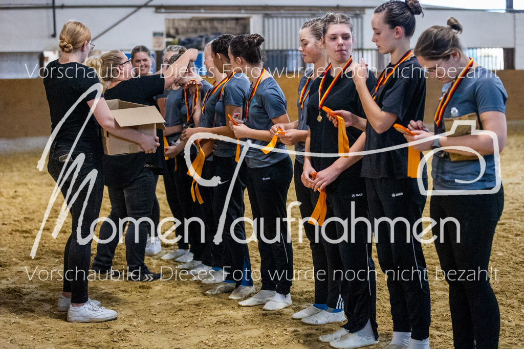 Platzierung5+6+7+NS-001 | MomenTaufnahmen Pferdesportfotos