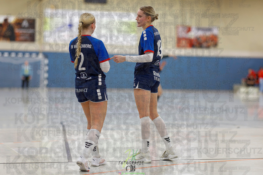 Frauen Regionalliga (HHV); HSG Wettenberg - TV Hüttenberg | Frauen Regionalliga (HHV); HSG Wettenberg - TV Hüttenberg am 06.12.2025 in Launsbach (Wettenberg) (Halle GS Launsbach (Wettenberg))Photo © 2025 - Jörg Heinrich - Realisiert mit Pictrs.com