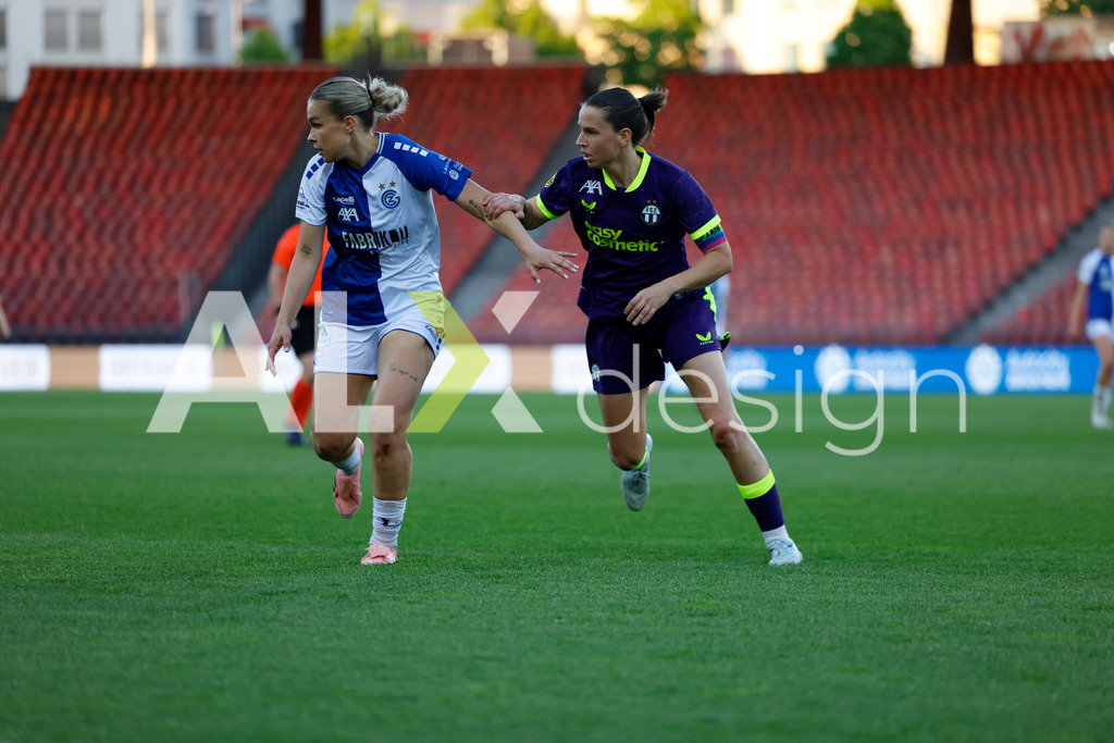 GC Zürich vs FC Zürich - AXA Women’s Super League Playoffs - Stadion Letzigrund | ELLA LJUŠTINA of Grasshopper Club Zürich and NAOMI MÉGROZ of FC Zürich during the AXA Women’s Super League Playoffs quarter-final second leg between GC Zürich and FC Zürich at Stadion Letzigrund, Zurich, Switzerland. - Realisiert mit Pictrs.com