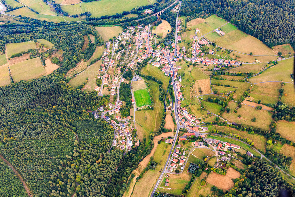 Luftbild: Ortsansicht von Nordwesten im Ortsteil Jossa in Sinntal im Bundesland Hessen in Deutschland. Foto: IMG_111076.jpg vom 08.09.2018 durch Werner Riehm/FLY-FOTO.de