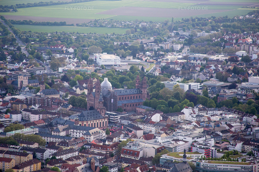 Luftbild: Dom in Worms im Bundesland Rheinland-Pfalz in Deutschland. Foto: IMG_088187.jpg vom 09.05.2016 durch Werner Riehm/FLY-FOTO.de