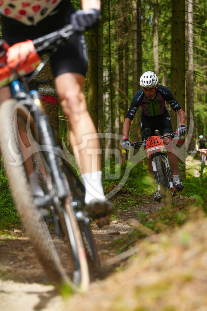 FC603670 | Fotogalerie der Treibjagd im Dunkelwald - Dein MTB Etappenrennen im Erzgebirge - Realisiert mit Pictrs.com