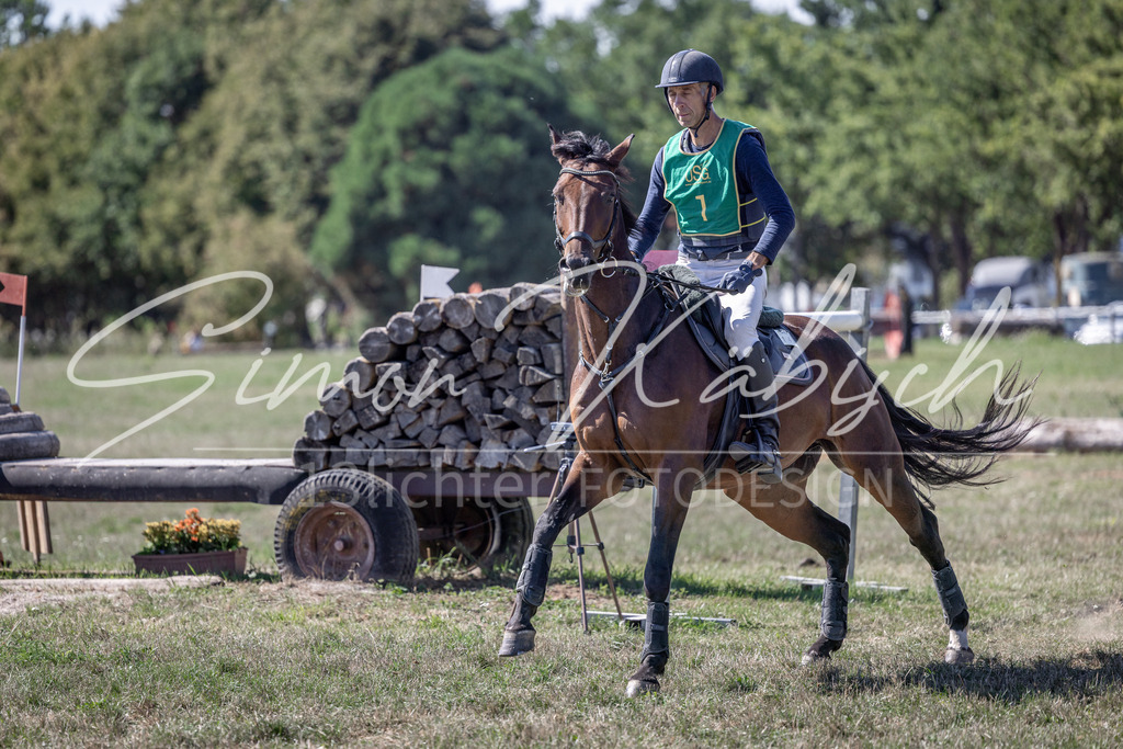 20260906-_3LI4903 | Tierfotografie Pferde, Hunde, Katzen, Haustiere.
Turnierfotografie Reitturniere, Reiten, Springreiten, Dressur in Hanau, dem Main-Kinzig-Kreis und dem Rhein-Main- Gebiet um Frankfurt
