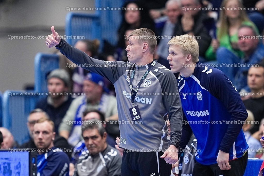 xYDRx14122501070 | 14.12.2025, xydrx, Handball, 1.HBL, VfL Gummersbach - SC Magdeburg, Schwalbe-Arena: Gudjon Valur Sigurdsson (Cheftrainer VfL Gummersbach) gestikulierend Photo: xYannisxDreimannxPressefotoKochx