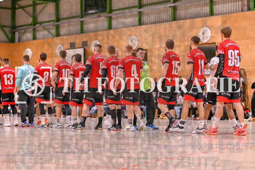 GER, SG Maulburg/Steinen - HSG Dreiland, Handball, Landesliga Suedbaden, 4. Spieltag, Saison 2024/2025, 12.10.2024 | Die Teams begruessen sich.GER, SG Maulburg/Steinen - HSG Dreiland, Handball, Landesliga Suedbaden, 4. Spieltag, Saison 2024/2025, 12.10.2024Foto: TH Fotografie/Thomas Hess