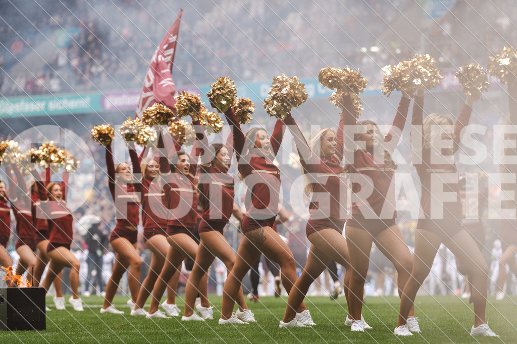 GER Rhein Fire vs. Paris Musketeers, Football, European League of Football, Spieltag 4, Saison 2025, 08.06.2025 | GER Rhein Fire vs. Paris Musketeers, Football, European League of Football, Spieltag 4, Saison 2025, 08.06.2025Foto: Fabian Friese - Realisiert mit Pictrs.com