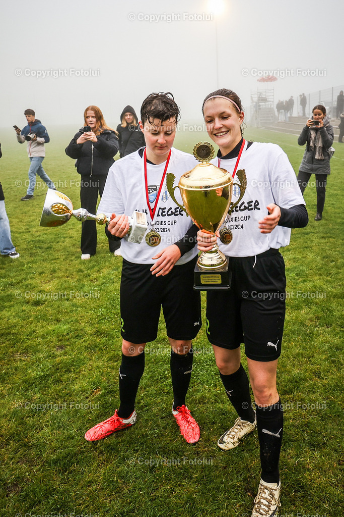A-BINDER_20240601_0086 | St.Stefan,AUSTRIA,01.June.24 - SOCCER - Zaunergroup OOE Ladies Cuo, LASK vs FCPS. Image shows the rejoicing of Kematen.Photo: Sportmediapics.com/ Manfred Binder.