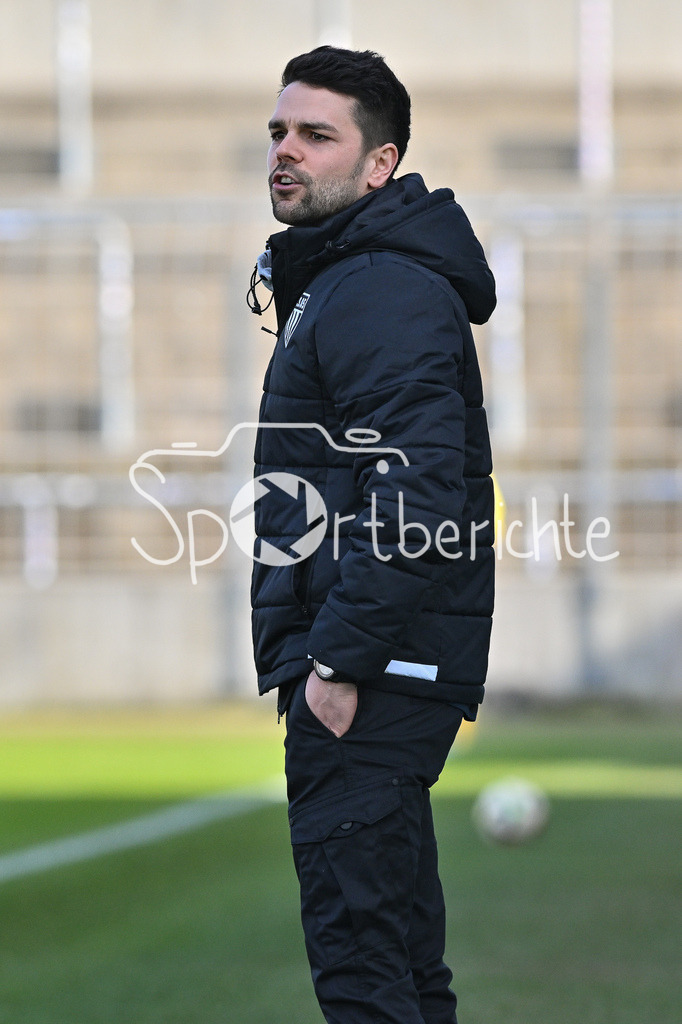 FC Bayern Amateure - 1. FC Schweinfurt 05 | im Bild Victor KLEINHENZ Trainer FC Schweinfurt 05 / Einzelfoto / Freisteller / Regionalliga Bayern: FC Bayern Muenchen II - 1. FC Schweinfurt 1905, Gruenwalder Stadion am 22.02.2025