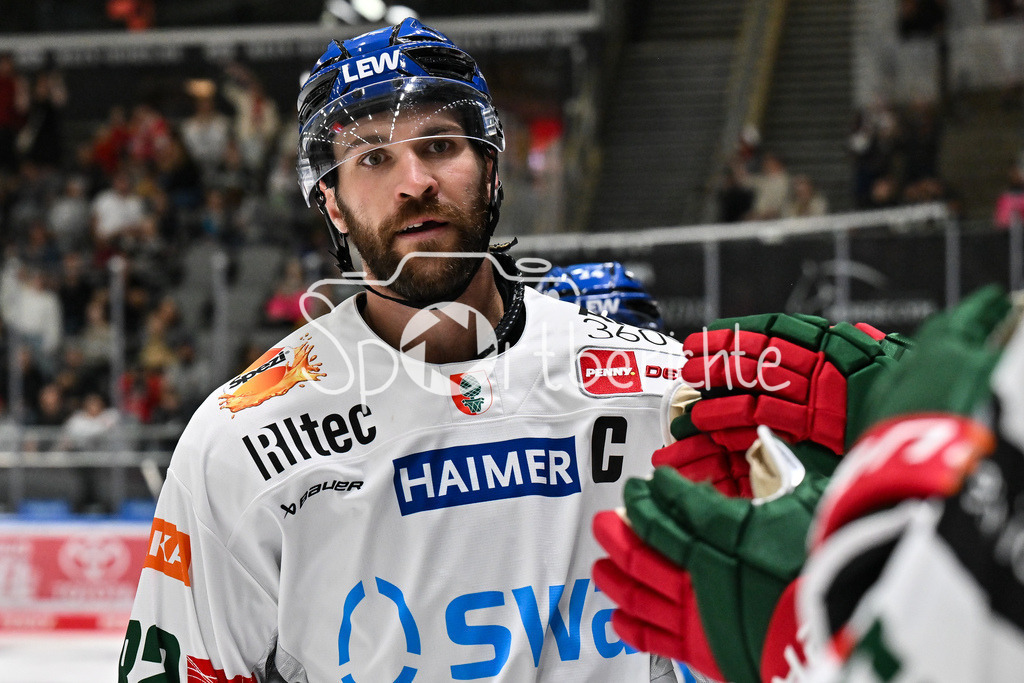 Augsburger Panther - Moser Medical Graz99ers | Jubel der Panther nach dem Treffer zum 2-0 druch Alexandre GRENIER (Augsburger Panther 82) / Tor / Torschuetze / Freude / Happy / Testspiel: Augsburger Panther - Moser Medical Graz99ers; Curt Frenzel Stadion am 31.08.2025