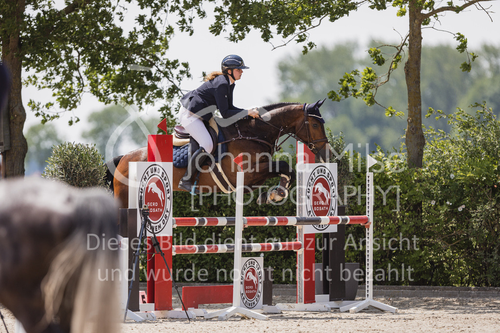 230616_Lemwerder_Springpf-L2-656 | Deine schönsten Turniermomente als professionelle Fotos! Entdecke hochwertige Pferdesport-Fotografie im Online-Shop. Jetzt Fotos finden & bestellen!