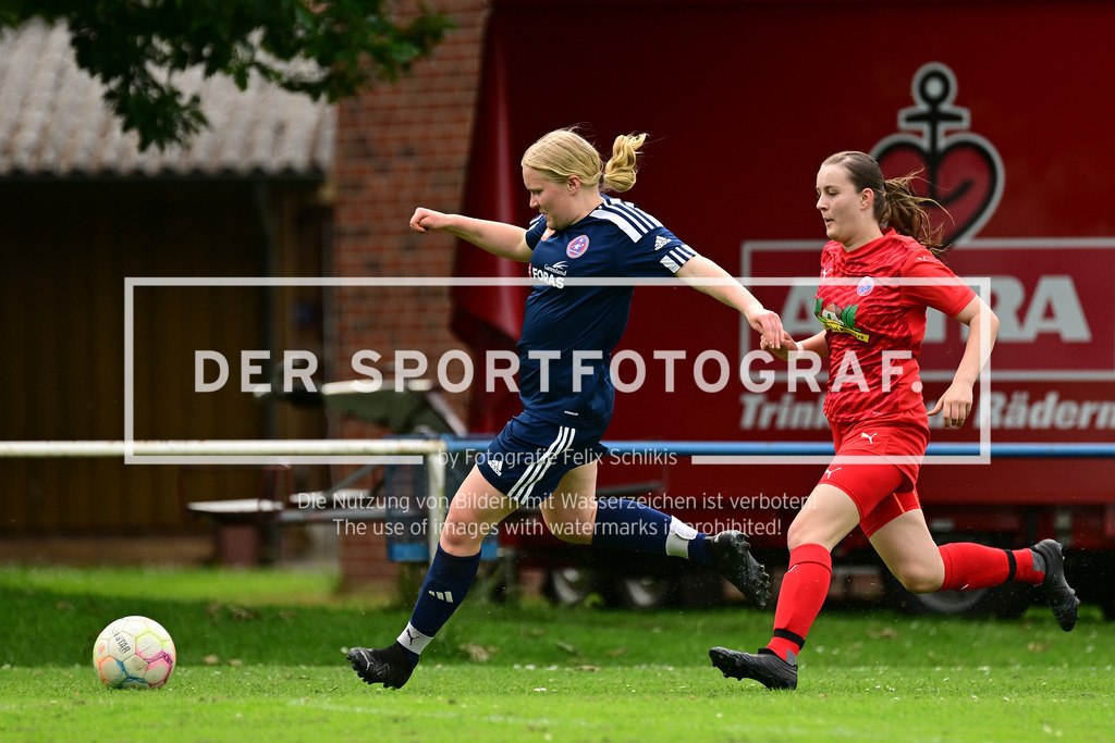 Fußball I Frauen I Saison 2024-2025 I Kreisliga I 17. Spieltag I SV Ahlerstedt-Ottendorf III - FC Oste-Oldendorf II I 045021 | Der Sportfotograf. - Realisiert mit Pictrs.com
