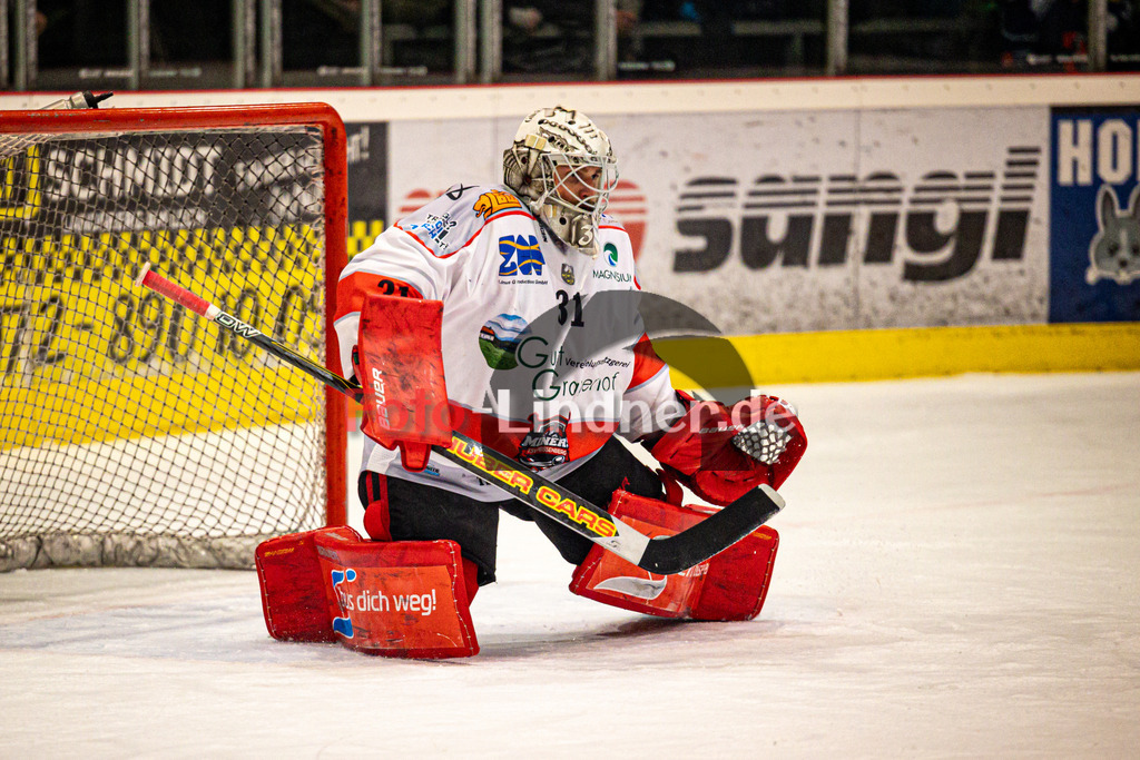 HC Landsberg RIVER KINGS gegen TSV Peißenberg MINERS | Eishockey Bayernliga Herren Vorrunde 2024/25, HC Landsberg RIVER KINGS gegen TSV Peißenberg MINERS, 20250103,Korbinian SERTL (MINERS Goali 31) in Aktion, Freisteller,2025-01-03 in Landsberg am Lech (Eisstadion Landsberg)Korbinian SERTL (MINERS Goali 31)Copyright: WolfgangxLindner foto-lindner.de