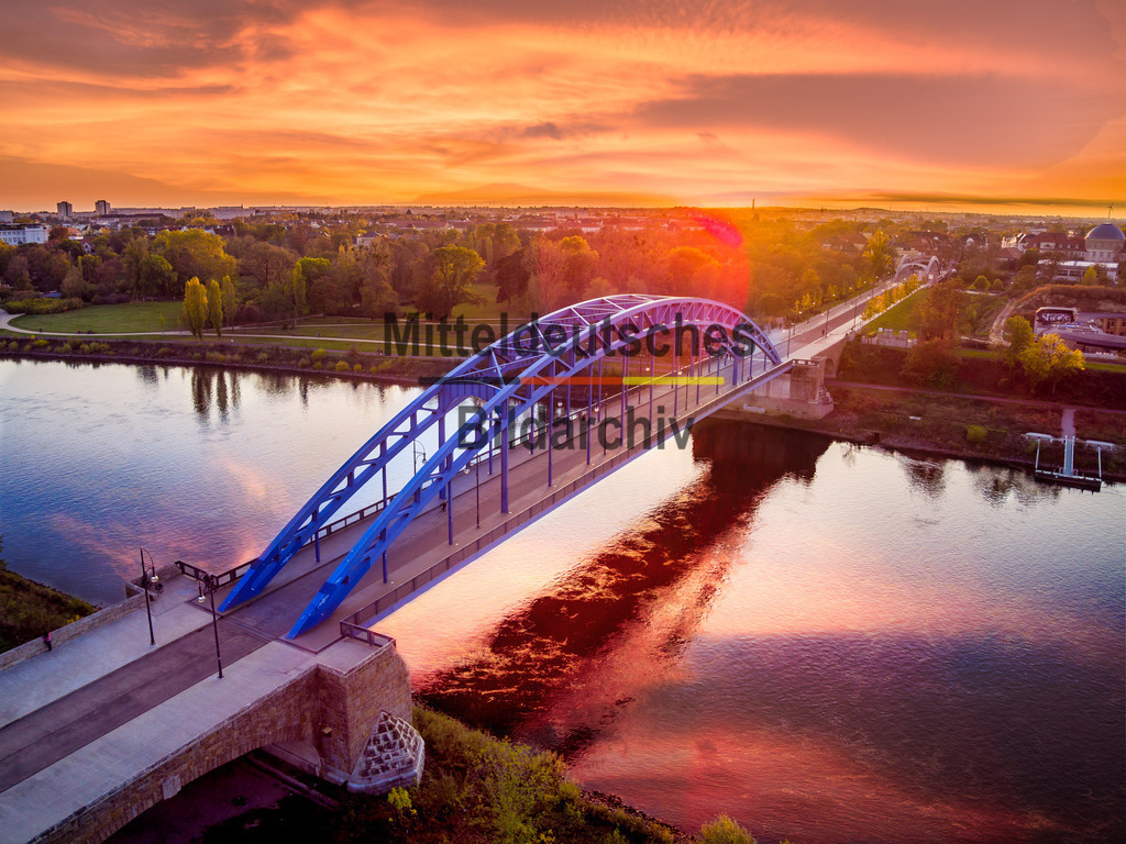 Magdeburg Sternbrücke Sonnenuntergang-0032 | Sternbrücke beim Sonnenuntergang der Elbe bei Magdeburg - Realisiert mit Pictrs.com