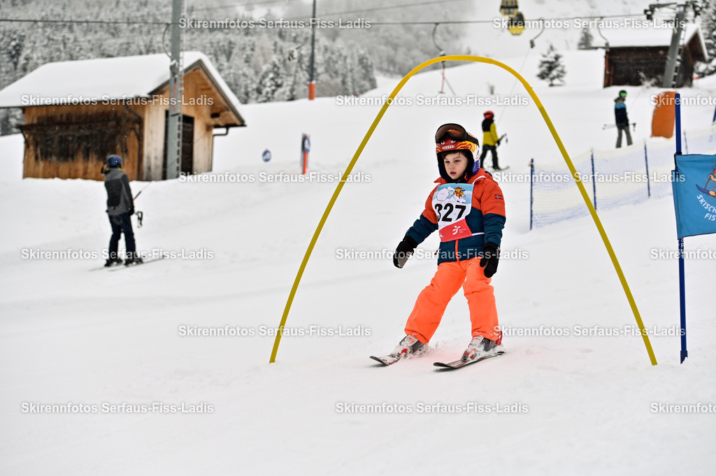 SRF_20.02.2026_0005 | Skirennfotos,Serfaus,Fiss,Ladis,Kinderskirennen,Winter,Tirol,Oberland,skirace,SFL,feelfree,weil wir's genießen,ski,Ski,skifahren,Sonnenplateau, - Realisiert mit Pictrs.com