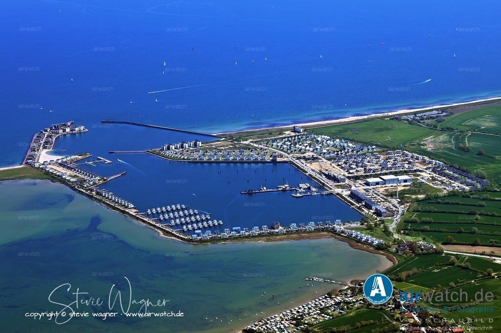 Luftbilder Ostseefjord Schlei, Maasholm, Port Olpenitz, Schleimünde | Zusätzlich sind weitere Ferienhäuser, ein Hotel und ein Yachthafen mit Serviceangeboten für Segler geplant. Die Entwicklung wird von privaten Investoren und der Kommune gemeinsam vorangetrieben.