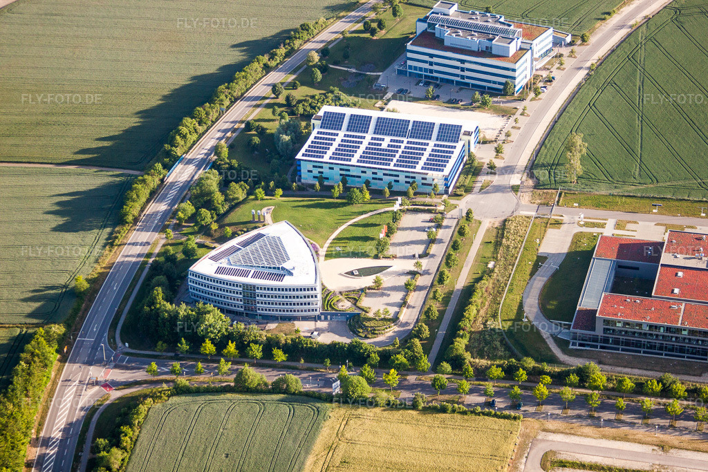 Luftbild: Gebäudekomplex des Institut BMW Car IT GmbH im Ortsteil Eselsberg in Ulm im Bundesland Baden-Württemberg in Deutschland. Foto: IMG_67175.jpg vom 08.06.2014 durch Werner Riehm/FLY-FOTO.de