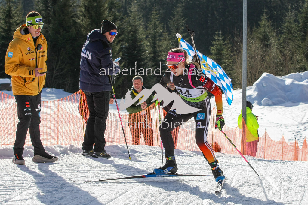 993T2093 | Stefanie Scherer