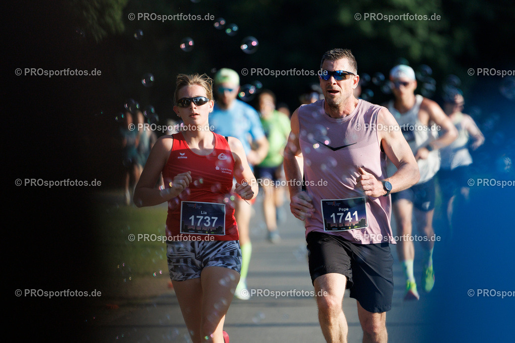 Sparda-Bank Nachtlauf Bonn; Bonn, 18.06.2025 | Impressionen vom Sparda-Bank Nachtlauf Bonn am 18.06.2025 in Bonn (Nordrhein-Westfalen). 