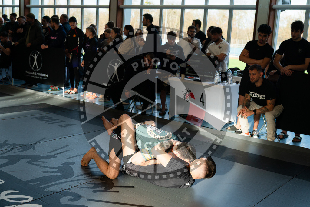 20251129PBB7150 | Fighters compete during the luta livre competition ILLCS XI winter edition on November 29, 2025 in Hannover, Germany.