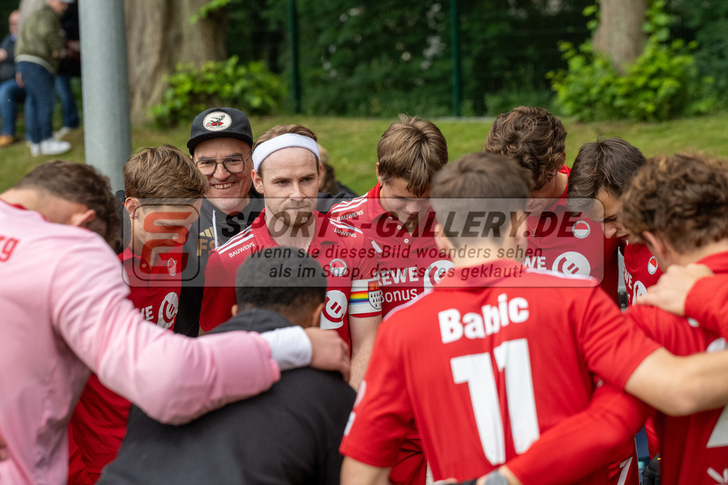 SFE_20250524_0004 | Köln, Deutschland, 24.05.2025:  Hockey 1. Bundesliga Herren Rot-Weiss Köln - Mannheimer THC im KTHC Stadion Rot-Weiss Köln Tennis and Hockey Club am 24.05.2025 in Köln, Deutschland. (Foto von Stephan Fehrmann)Köln, Germany, 24.05.2025: Hockey 1. Bundesliga Herren Rot-Weiss Köln - Mannheimer THC in KTHC Stadion Rot-Weiss Köln Tennis and Hockey Club at 24.05.2025 in Köln, Deutschland. (Foto from Stephan Fehrmann)