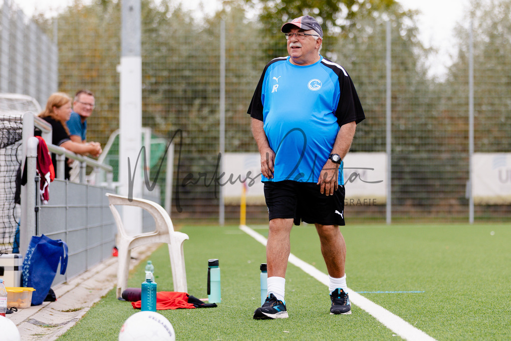 Frauen Landesliga, 2. Spieltag, Saison 2025/2026: 1. FC Gievenbeck - ASC Schöppingen | IGA 2027 Frauen Landesliga, 2. Spieltag, Saison 2025/2026, 1. FC Gievenbeck empfängt ASC Schöppingen im Sportpark Gievenbeck in Münster. Foto: sportfotografie.ms | Markus Paletta - Realisiert mit Pictrs.com