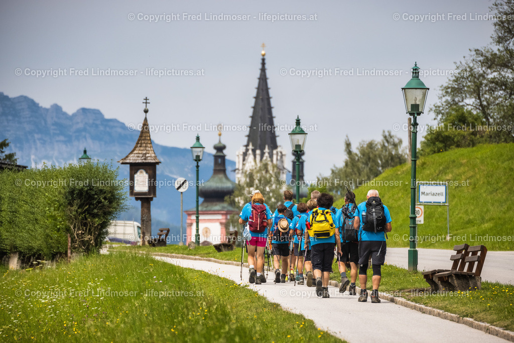Wallfahrer Ziel Mariazell Basilika- | Fotos und Fotoprodukte - Realisiert mit Pictrs.com