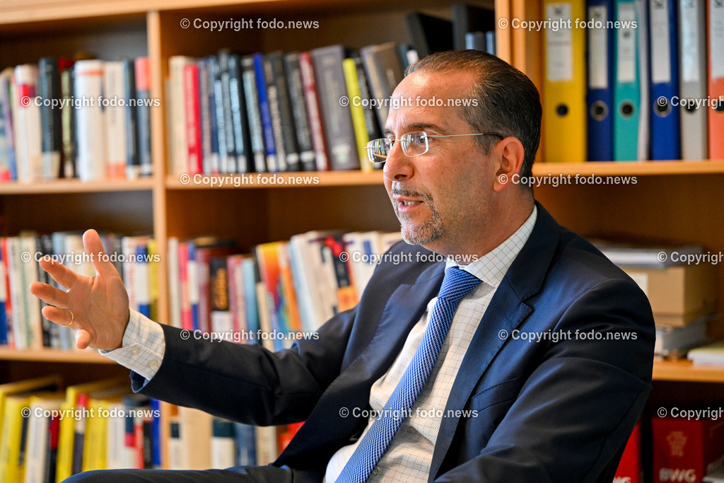 Teodoro Cocca_ JKU Asset Management_ 17.07.2023-27 | 17.07.2022, Johannes Kepler Universität Linz, AUT, Teodoro Cocca, JKU Asset Management,  im Bild Univ.-Prof. Dr. Teodoro Cocca (Stv. Institutsvorstand und Leiter der Abteilung für Asset Management)