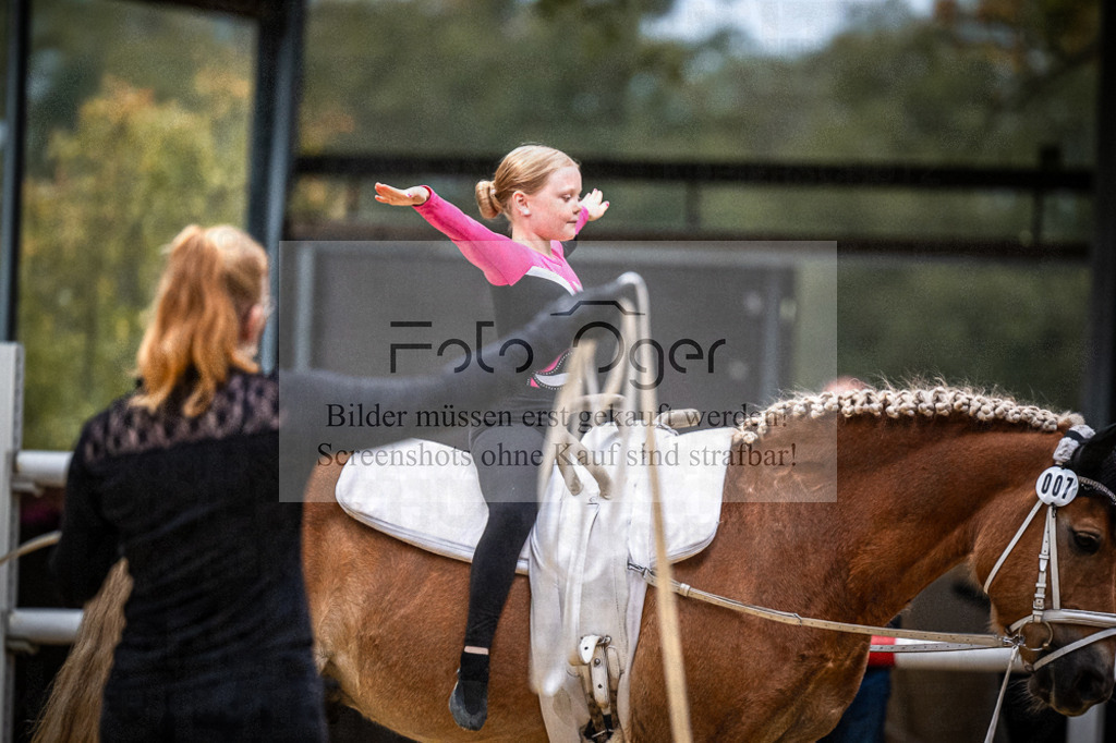 DOS_0047 | Entdecke hochwertige Reitturnierfotos von Foto Oger. Professionell, emotional und authentisch – jetzt Lieblingsmomente im Shop bestellen.Deutschlandweite Turnierfotografie. - Realisiert mit Pictrs.com